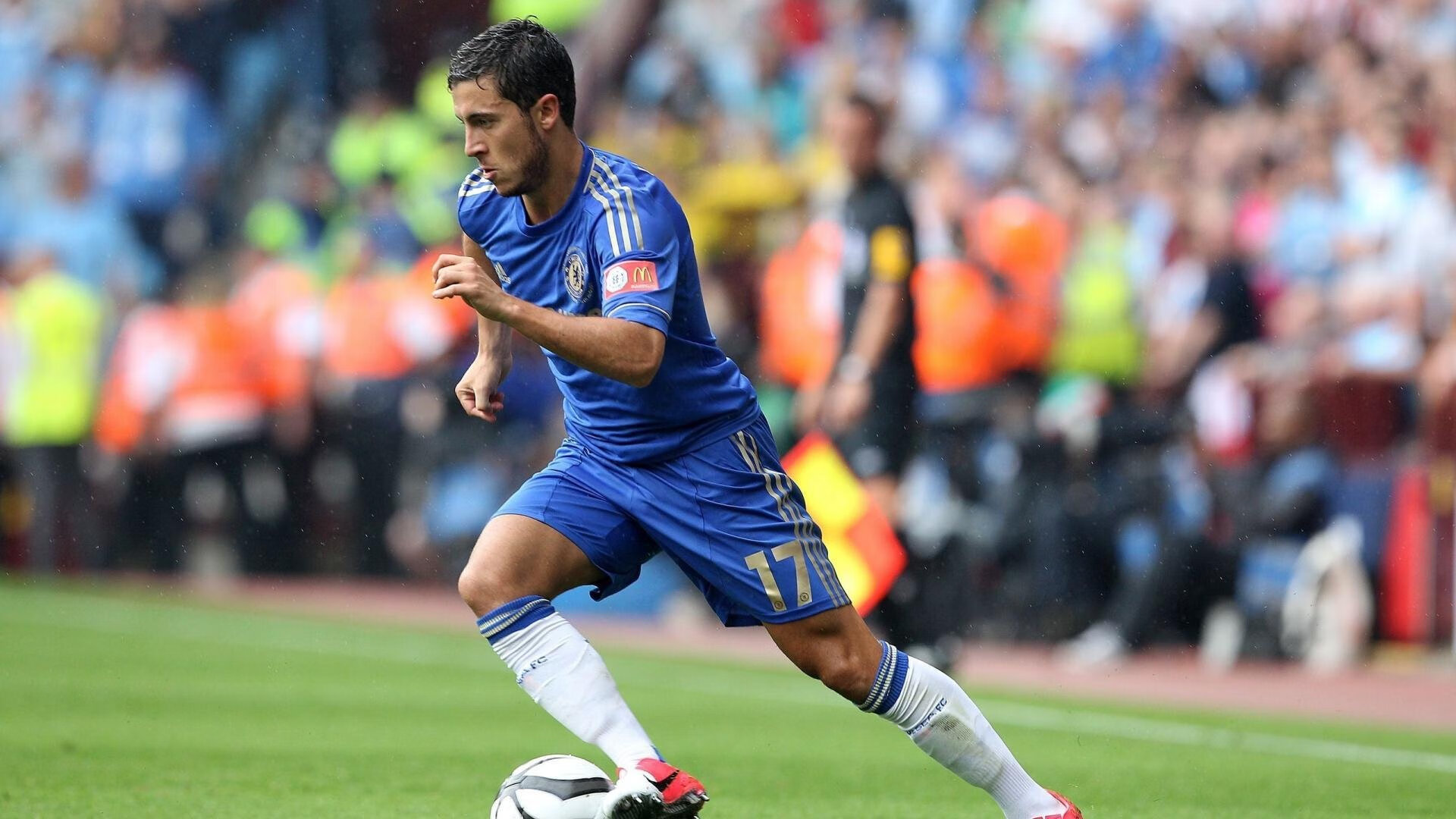 “金牛区城北体育馆:运动舞蹈赛场精彩连连,舞者们挑战节奏与力量极限”