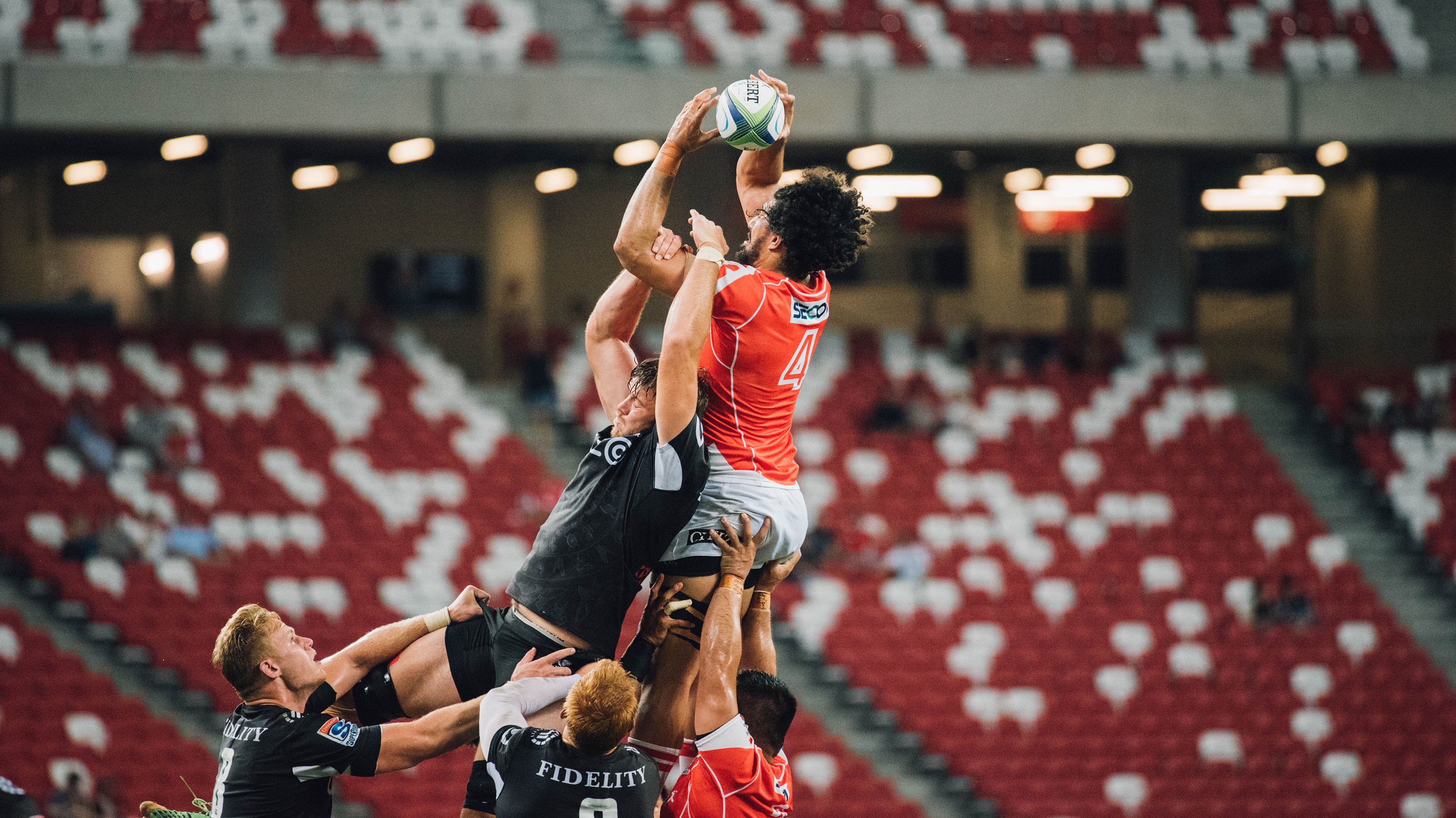 英超激烈竞争，豪门纷纷发起冲击